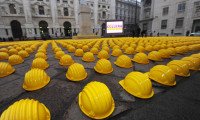 10-000-Yellow-Helmets